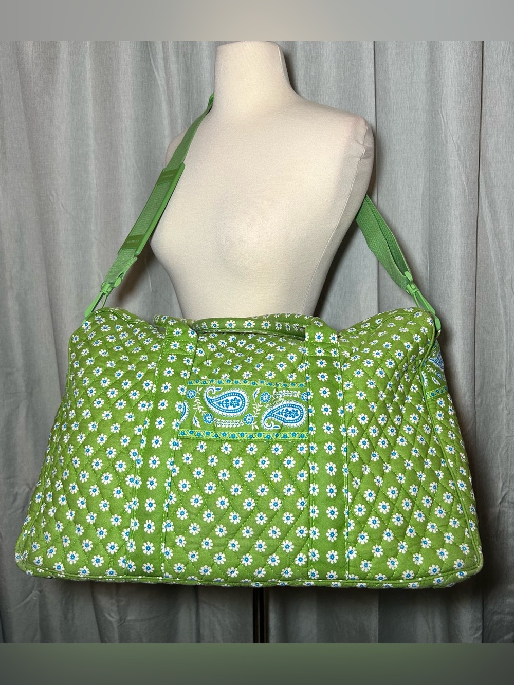 Vera Bradley retired vintage weekender travel bag - Picture 1 of 15